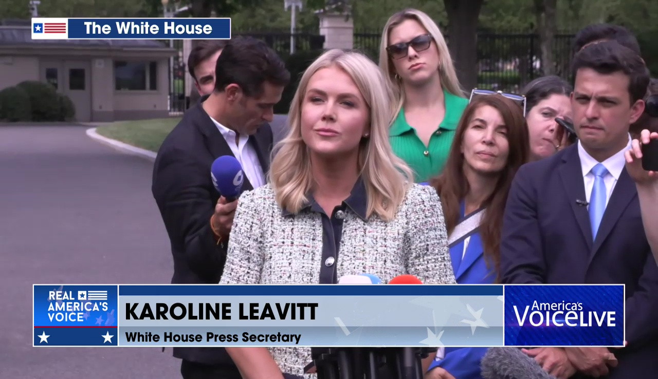 KAROLINE LEAVITT TAKES QUESTIONS FROM THE MEDIA
