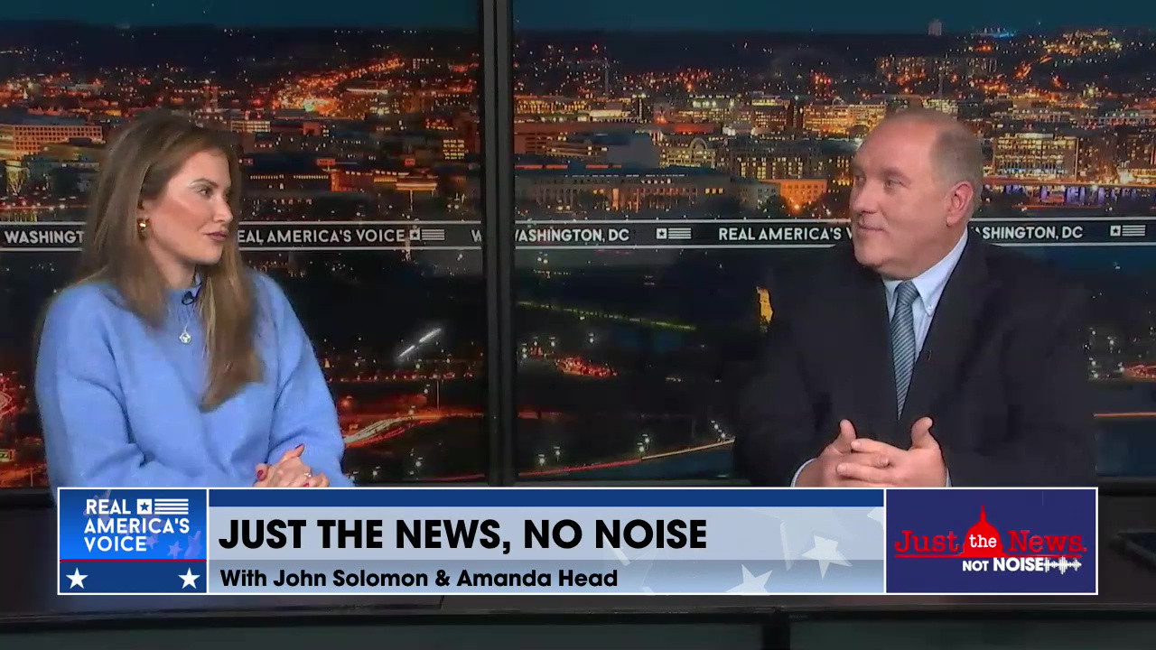 NIKKI GLASER TAKES A SHOT AT CBS NEWS AT THE GOLDEN GLOBES