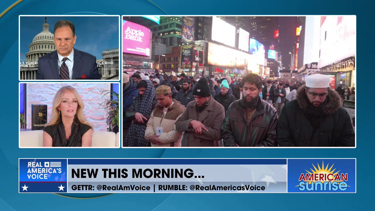 MUSLIMS GATHER IN TIME SQUARE