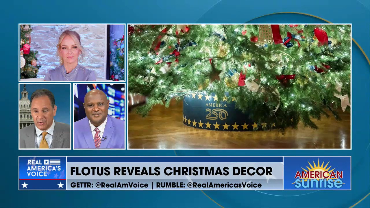 FLOTUS REVEALS CHRISTMAS DECOR