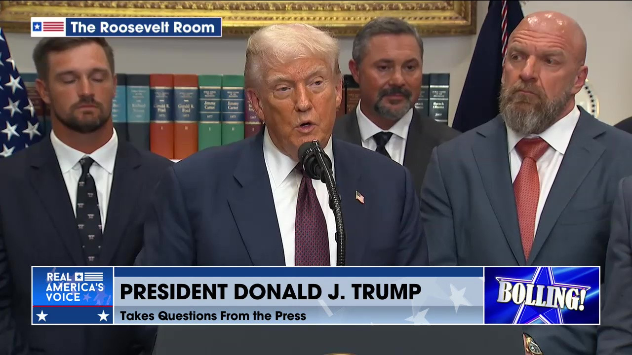 PRESIDENT TRUMP SIGNS EXECUTIVE ORDER